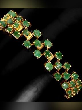 30.24ct Emerald Tennis Bracelet Completely Natural gemstones